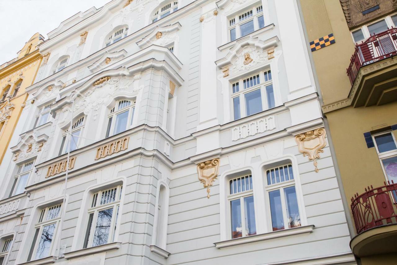 Trendy Local Apartment Praga Exterior foto