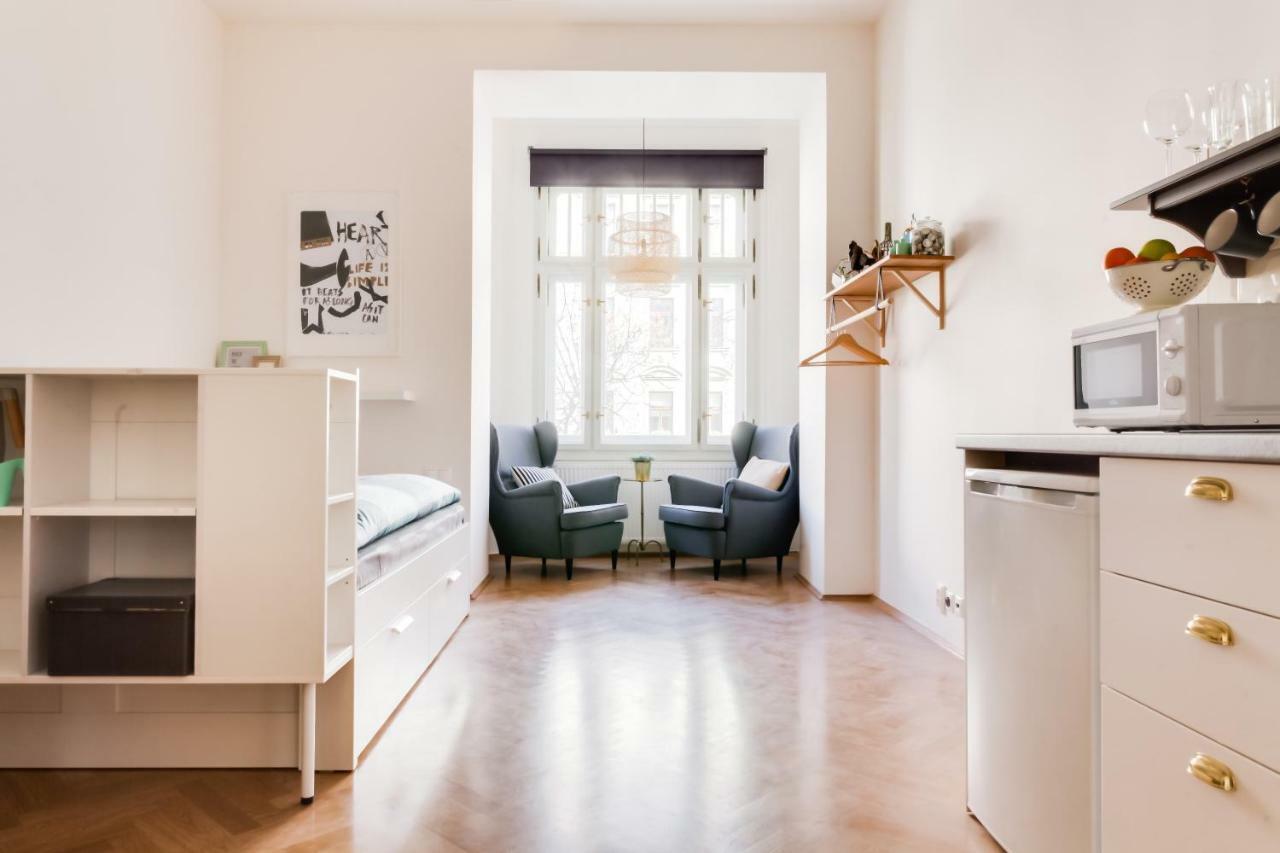 Trendy Local Apartment Praga Exterior foto