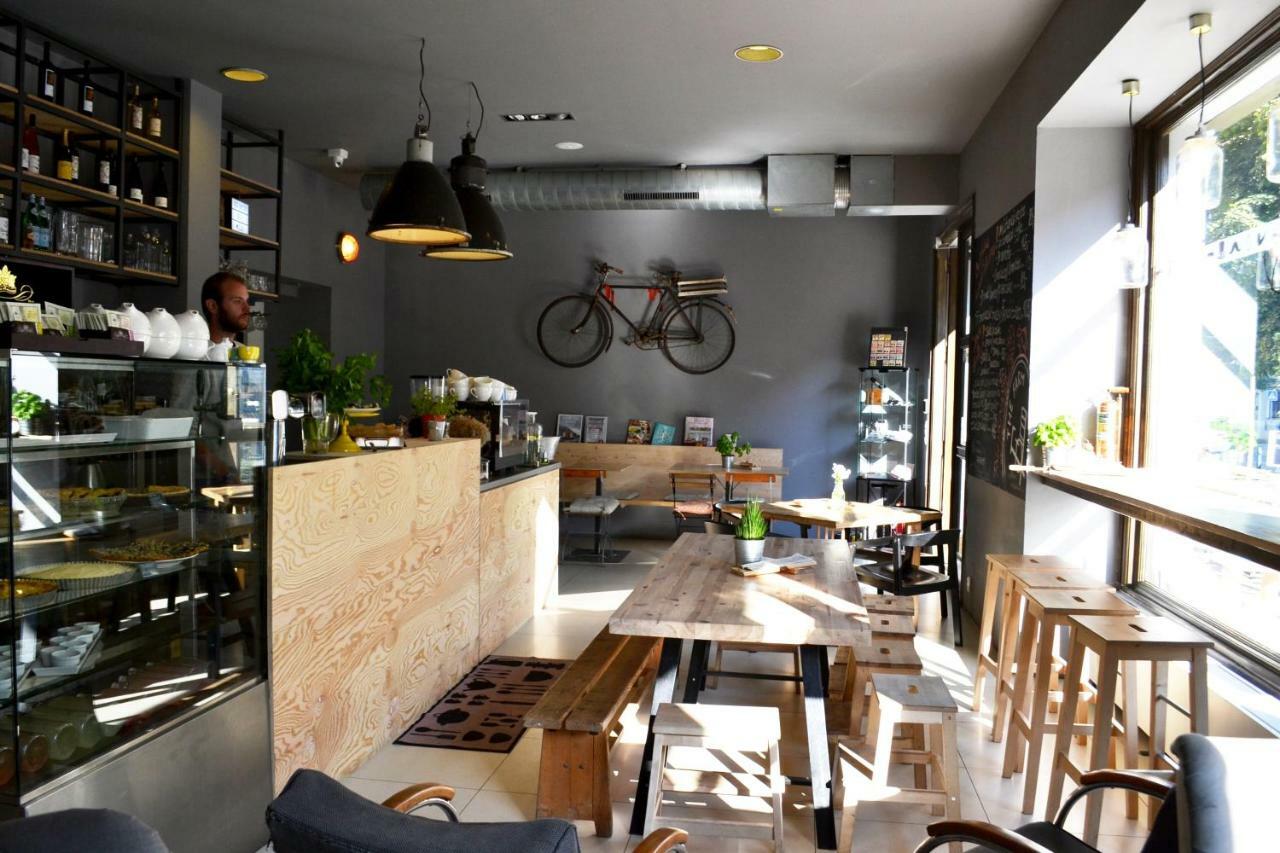 Trendy Local Apartment Praga Exterior foto